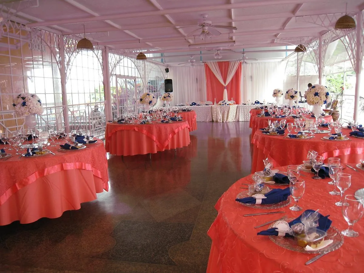 Alicia'S Palace Hotel Port of Spain